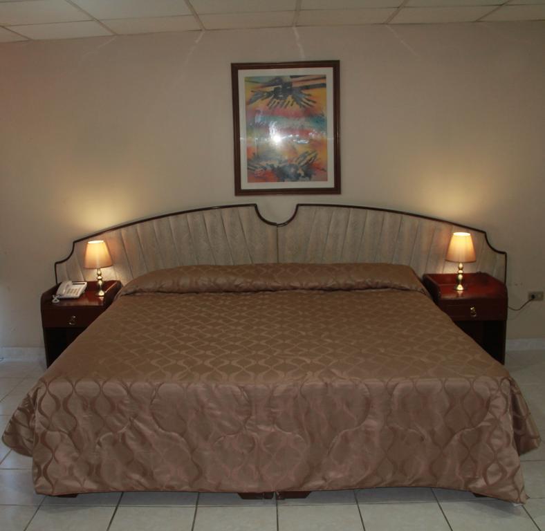 Hotel La Torre Guayaquil Zimmer foto
