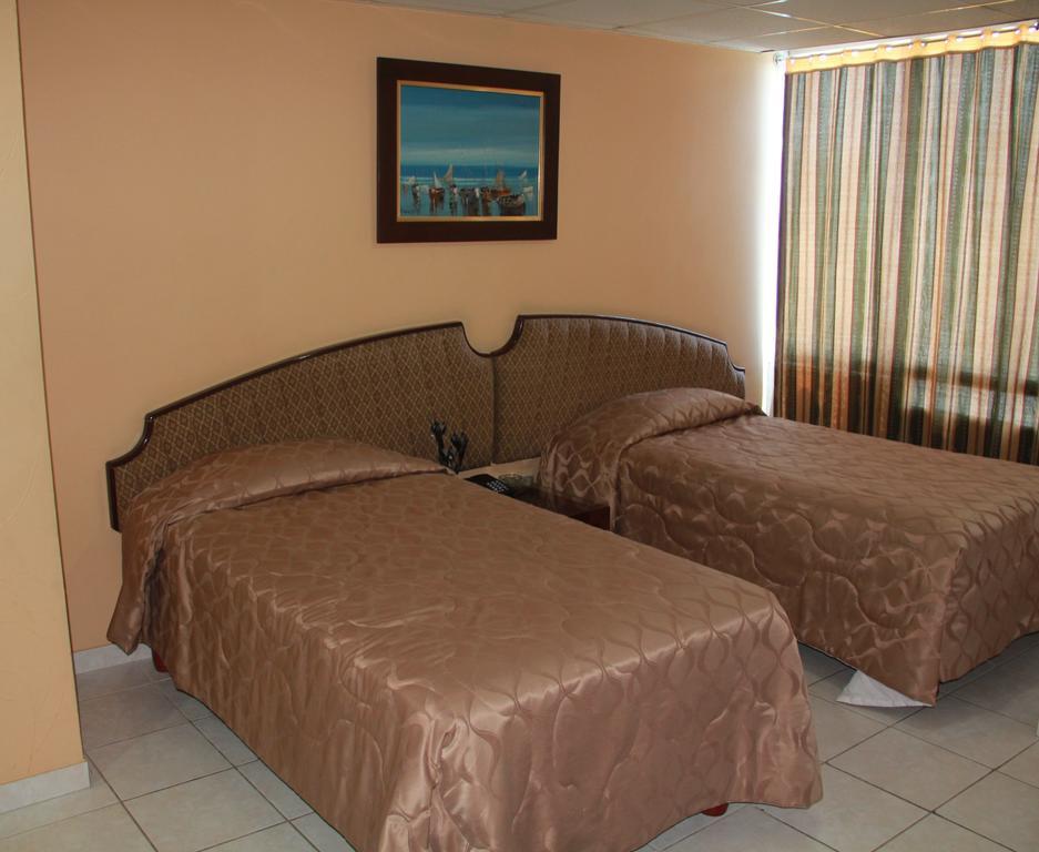 Hotel La Torre Guayaquil Zimmer foto