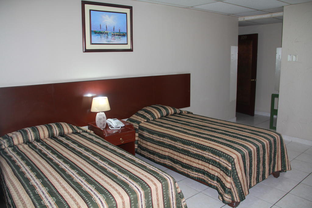 Hotel La Torre Guayaquil Zimmer foto