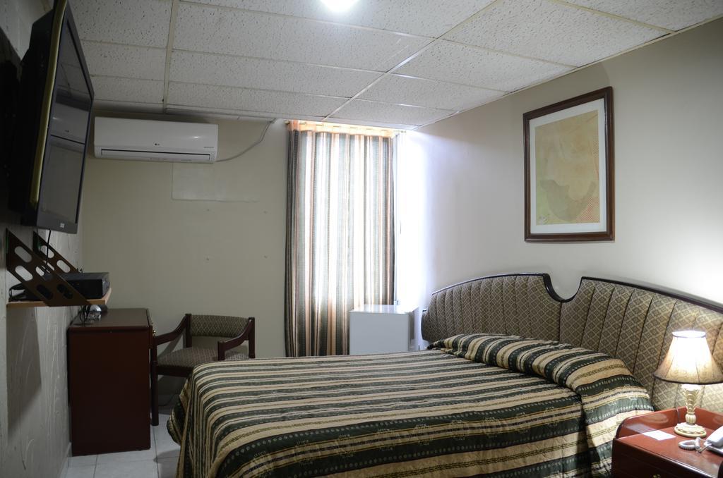 Hotel La Torre Guayaquil Zimmer foto